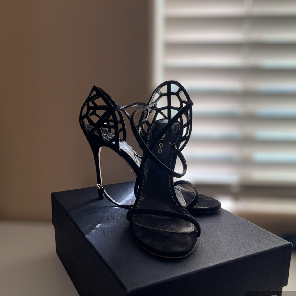 Women’s Size 38 Sergio Rossi Black Suede Strap Sandal